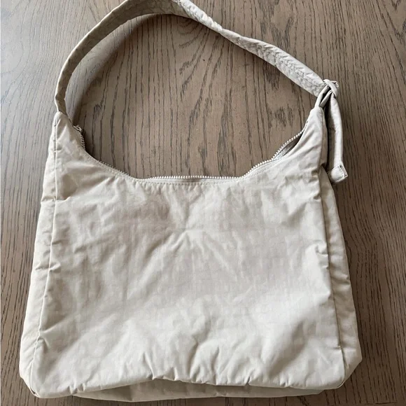 Dove BAGGU Nylon Shoulder Bag - Picture 1 of 3